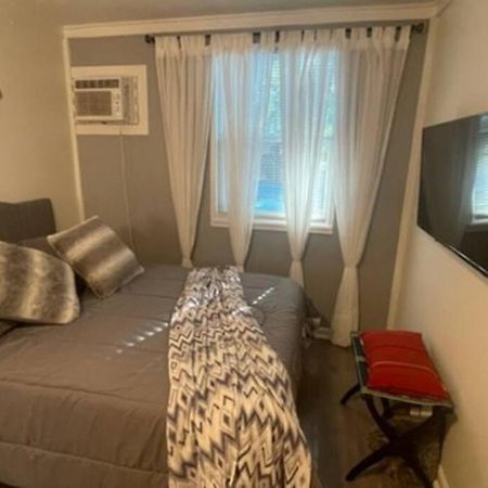 Lovely Studio Apartment With Kitchenette. Tampa Luaran gambar