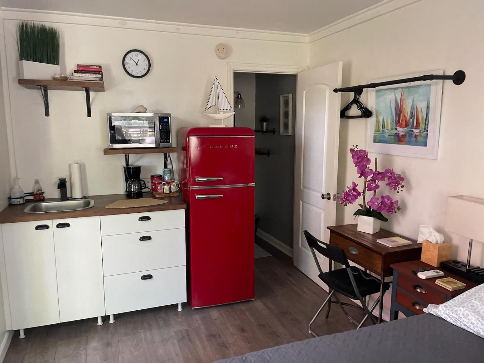 Lovely Studio Apartment With Kitchenette. Tampa Luaran gambar