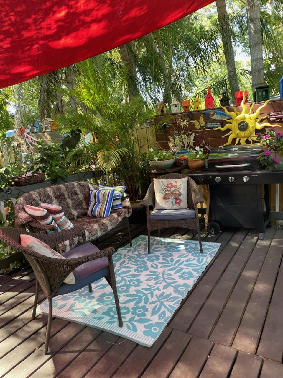Lovely Studio Apartment With Kitchenette. Tampa Luaran gambar